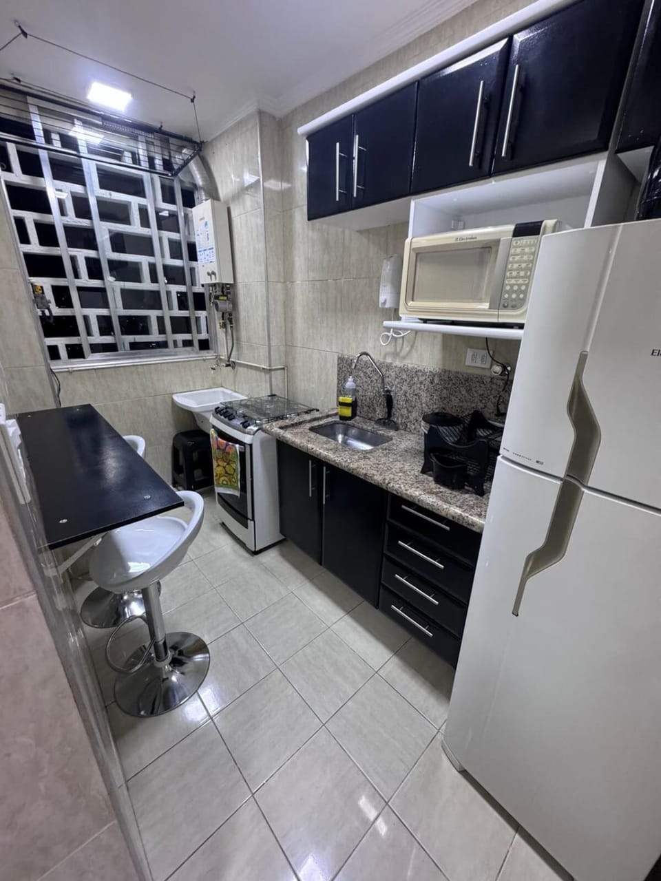 Kitchen or kitchenette, Dining area, oven, stove