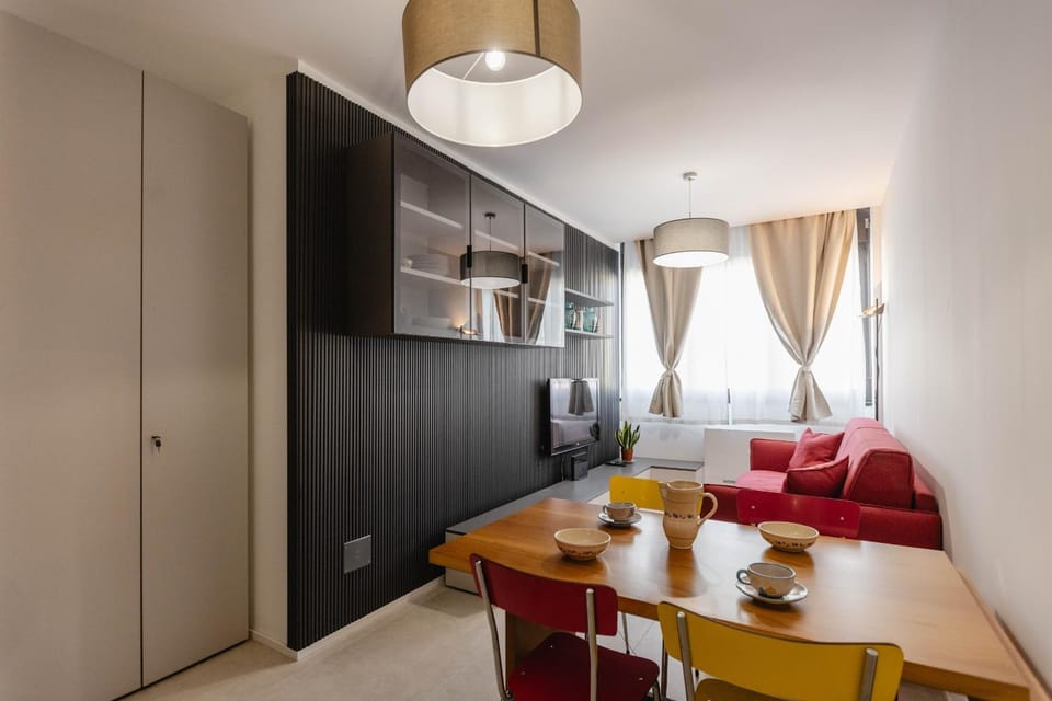 TV and multimedia, Living room, Seating area, Dining area