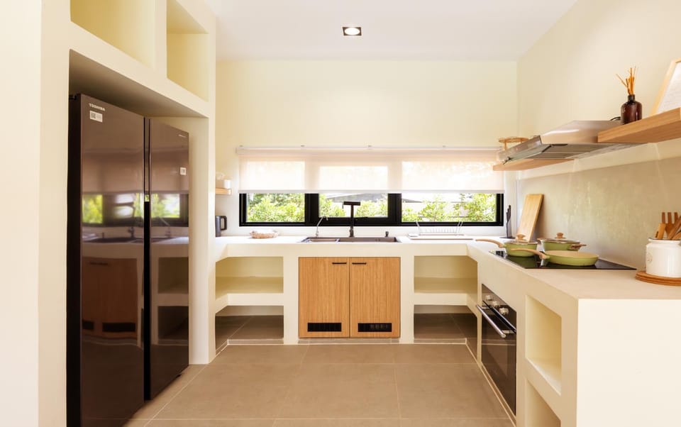 Kitchen or kitchenette, oven, stove