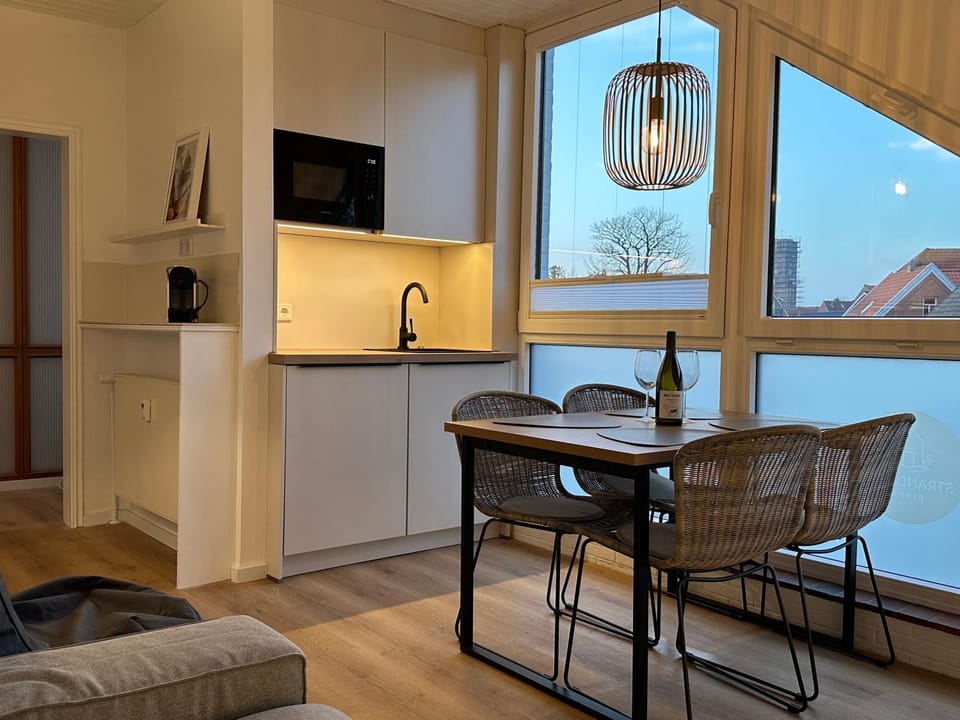 Living room, Dining area, kitchen