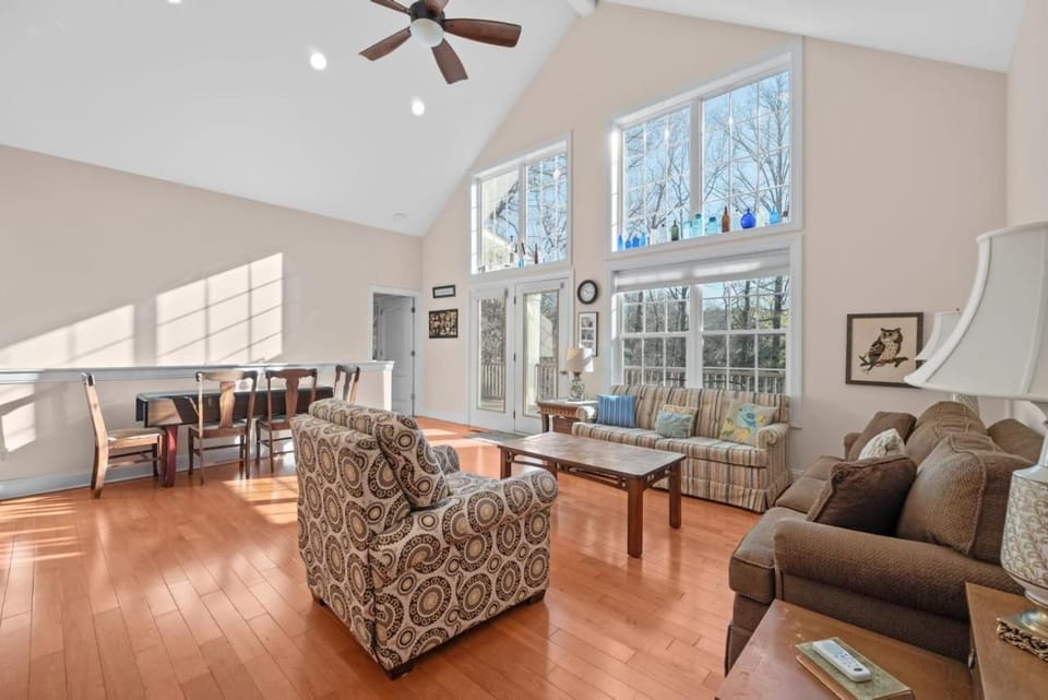Cozy Cove Cottage on Lake Wylie House in Lake Wylie