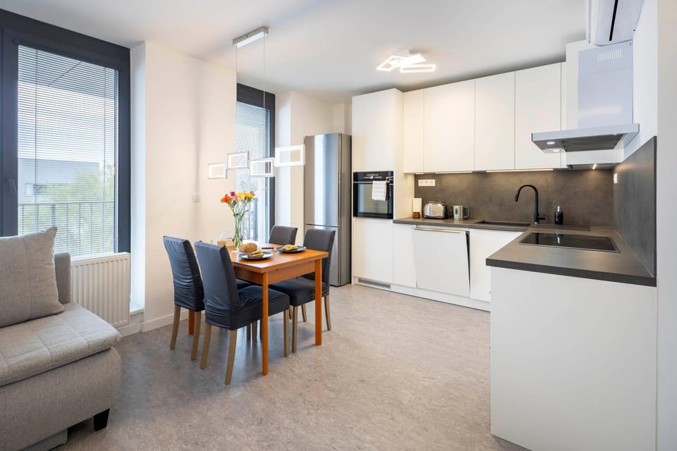 Kitchen or kitchenette, Seating area, Dining area, oven, pet friendly, toaster