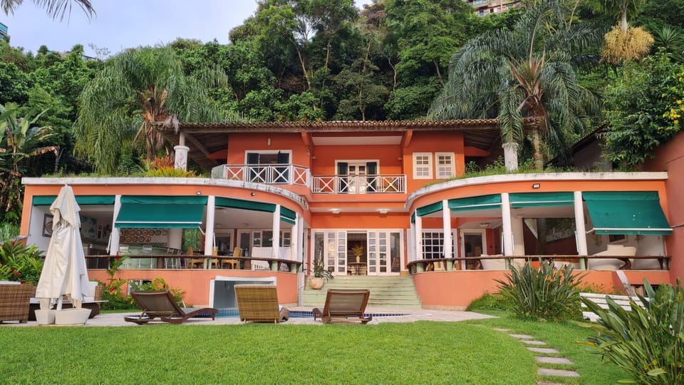 Patio, Facade/entrance, Day