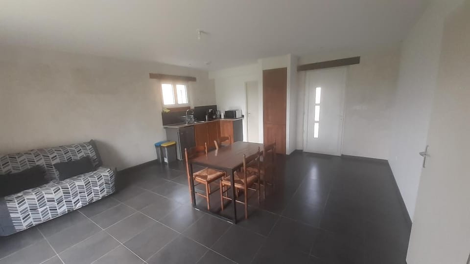Kitchen or kitchenette, Seating area, Dining area