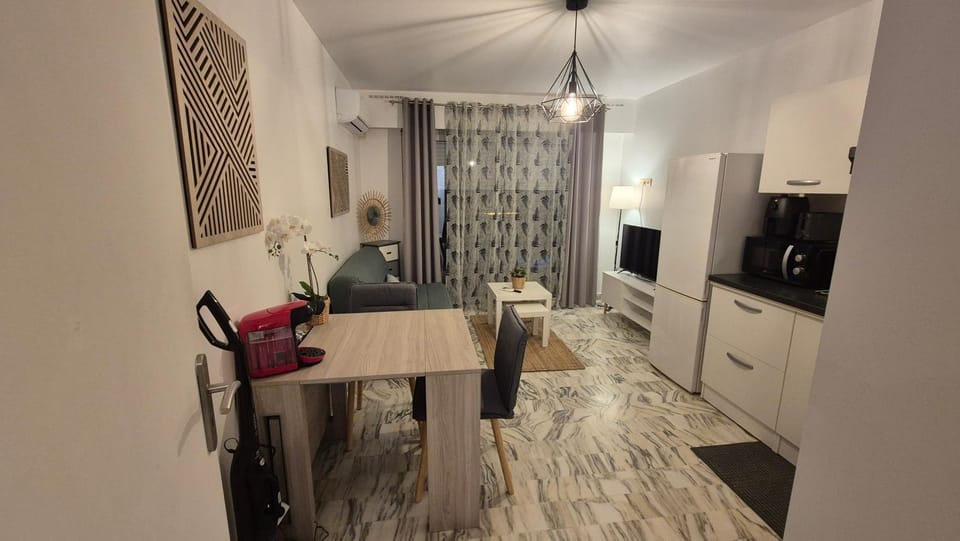 Kitchen or kitchenette, Living room, Dining area