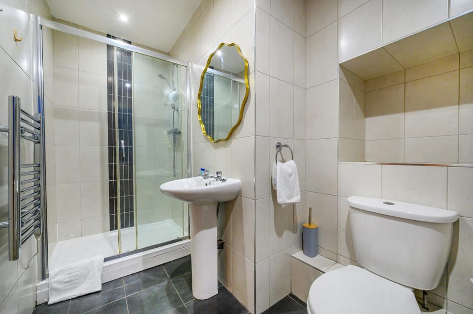 F611 - Welcoming & Attractive Stay Apartment in Huddersfield
