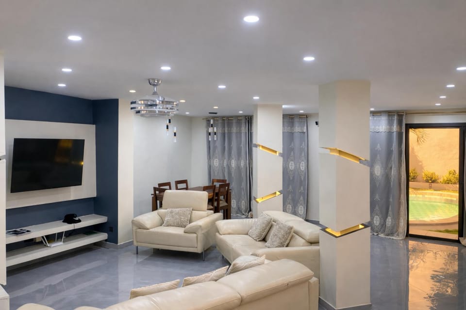 Communal lounge/ TV room, TV and multimedia, Living room