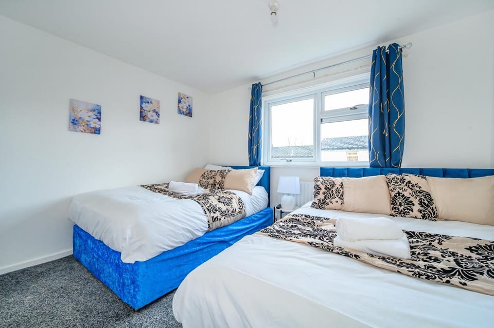 H27 - Grandiose & Hospitable stay House in Leeds