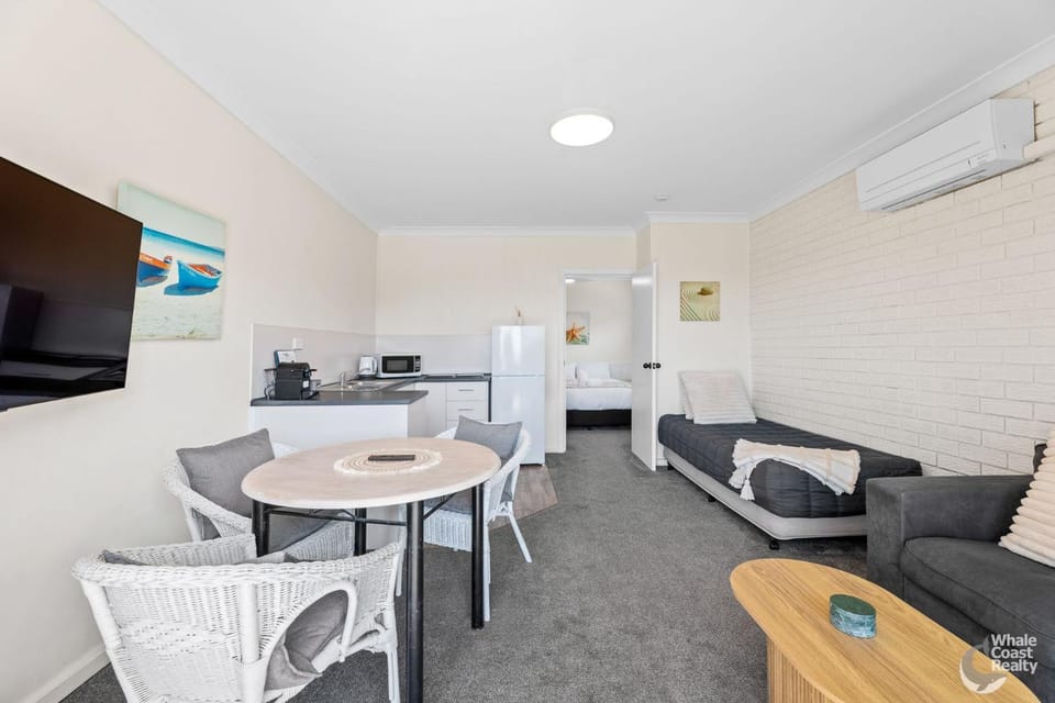 Golfers View Unit 1 Apartment in Narooma