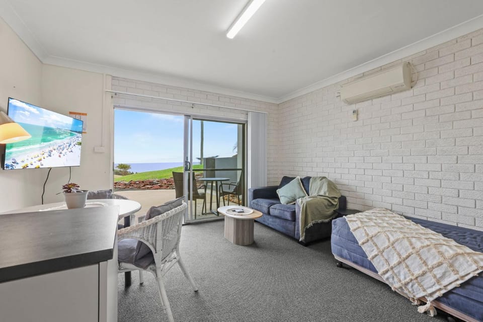 Golfers View Unit 2 Apartment in Narooma