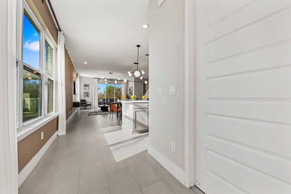 Modern 3Bd End Unit with Garage & Water View 7904 House in Four Corners