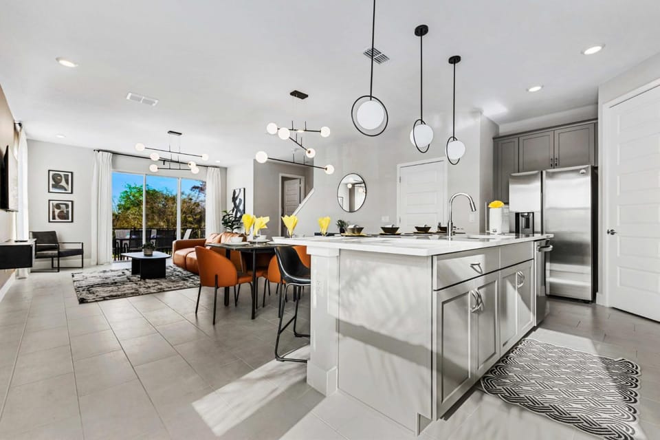 Modern 3Bd End Unit with Garage & Water View 7904 House in Four Corners