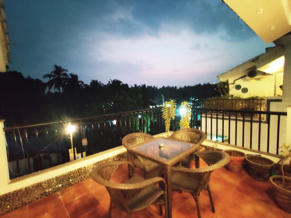 Property building, Balcony/Terrace, Seating area