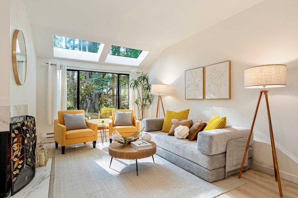 Marbella Lane-Cozy Luxury Townhome near Microsoft House in Redmond