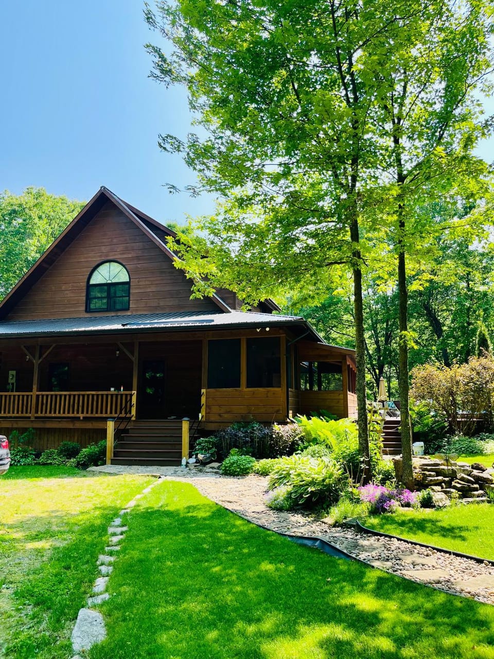 Rideau Lakes Rustic Chalet in Relaxing Natural Setting Chalet in Rideau Lakes
