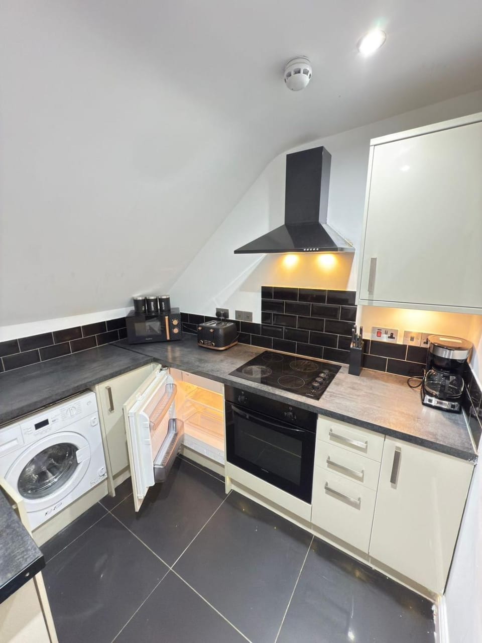 Kitchen or kitchenette, kitchen
