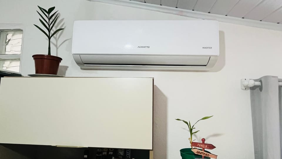 Kitchen or kitchenette, internet, air conditioner
