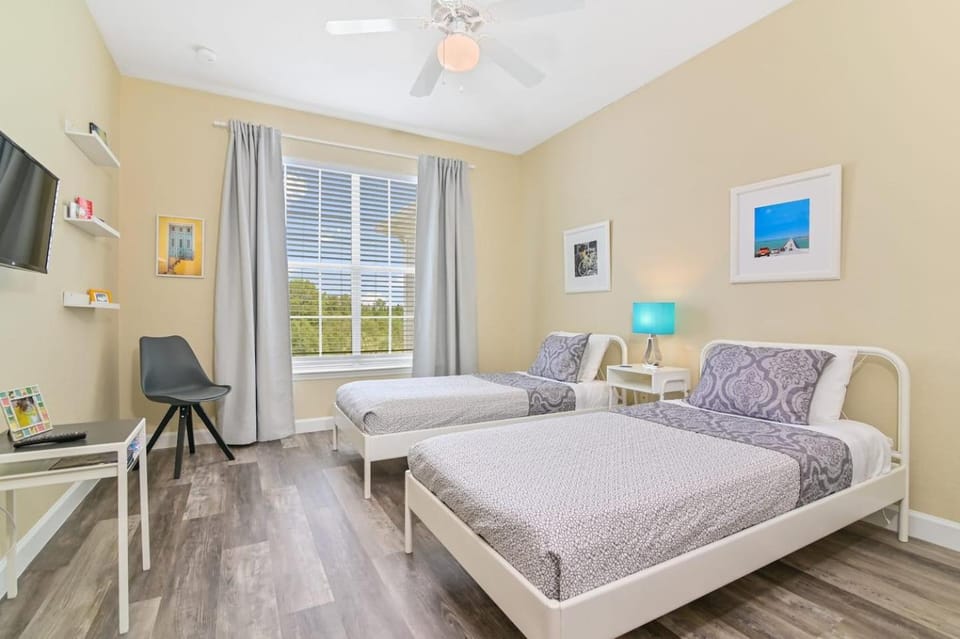 SPECTACULAR CONDO only 4 Miles to Disney! Apartment in Osceola County