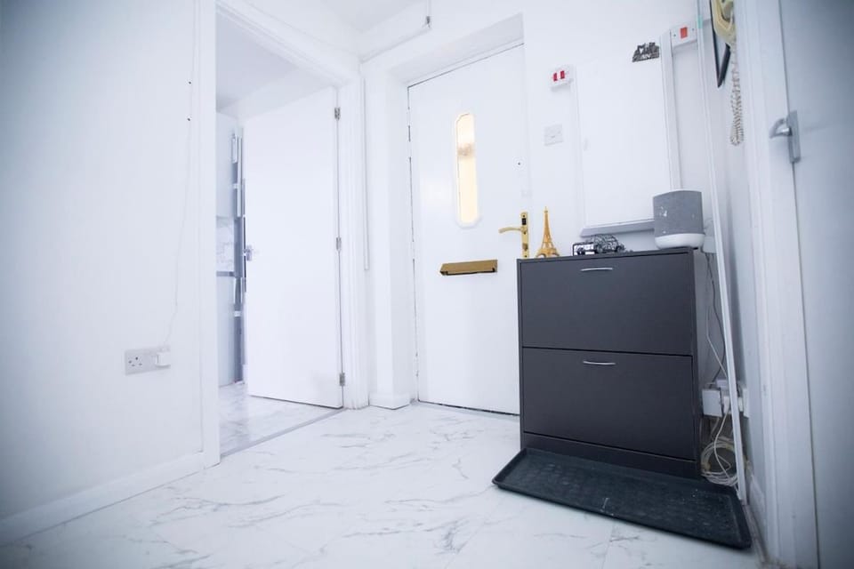 2 Bedroom Flat in London Apartment in Barking