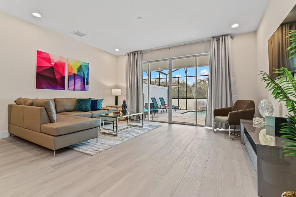 Discover Your Escape - NEW house wPrivate Pool House in Four Corners