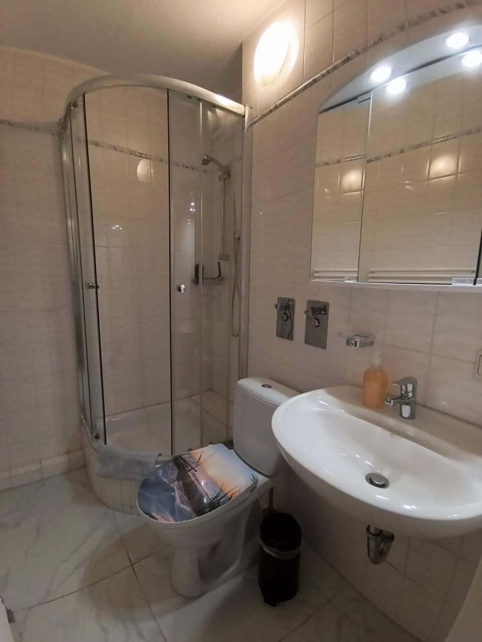 Shower, Toilet, Bathroom