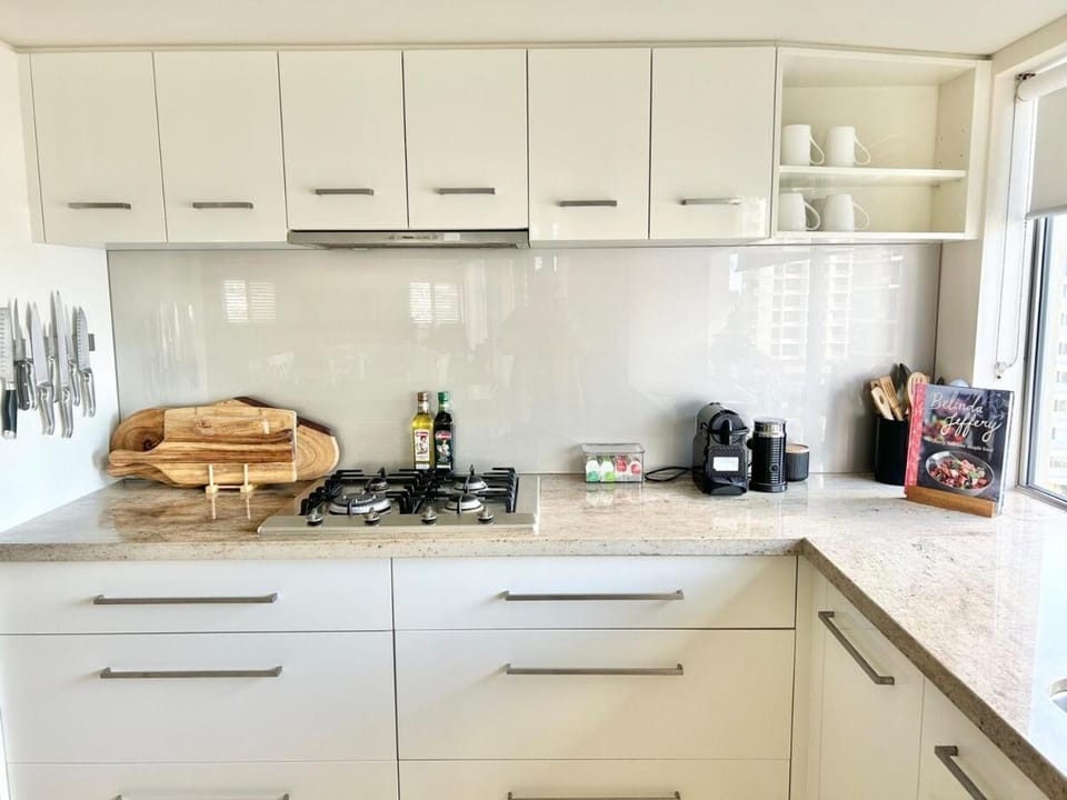 Maili Building - Luxury Coolangatta Sub-Penthouse Beach Abode Apartment in Tweed Heads