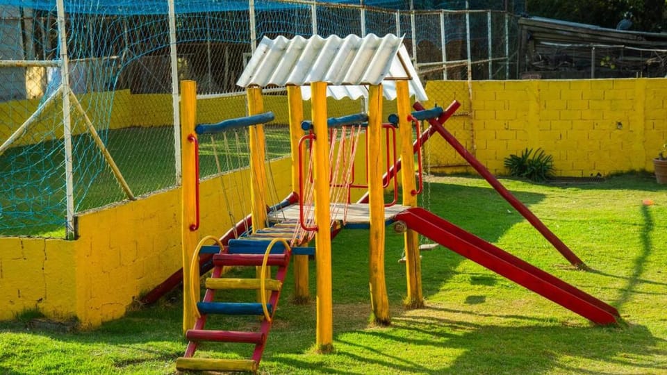 Chácara com piscinas, salão e campo de futebol House in State of São Paulo