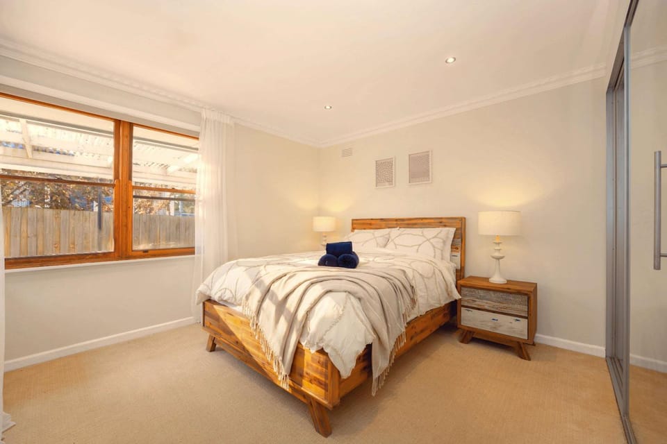 Seednest Modern Family Garden & BBQ retreat House in Geelong