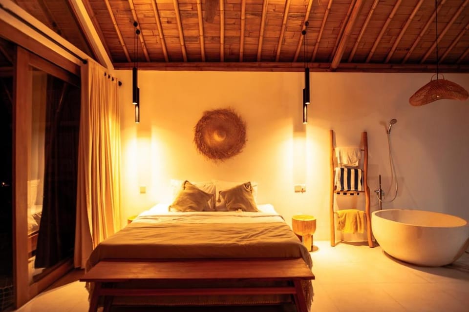 Bed, Bedroom, Bath, towels