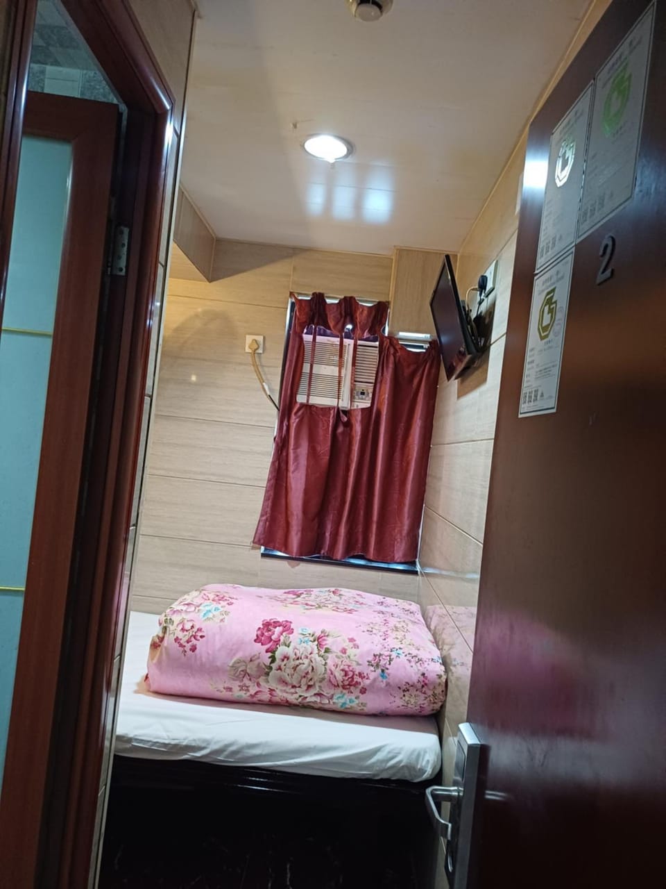 Everest Base Cam Hostel Bed and Breakfast in Hong Kong