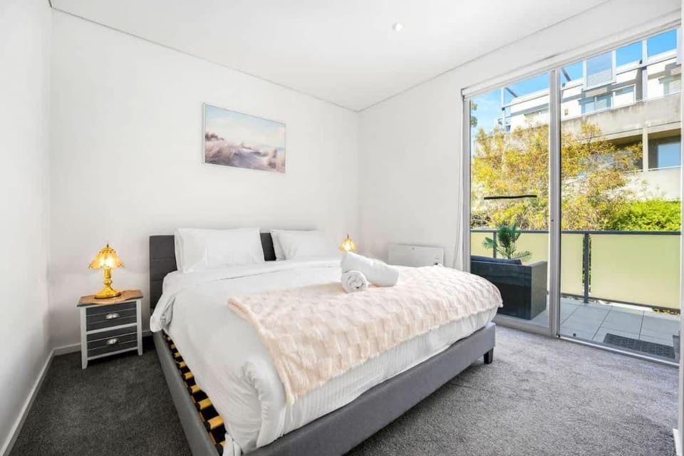 Upscale 1BR Apt near Monash with Parking Included Apartment in City of Monash