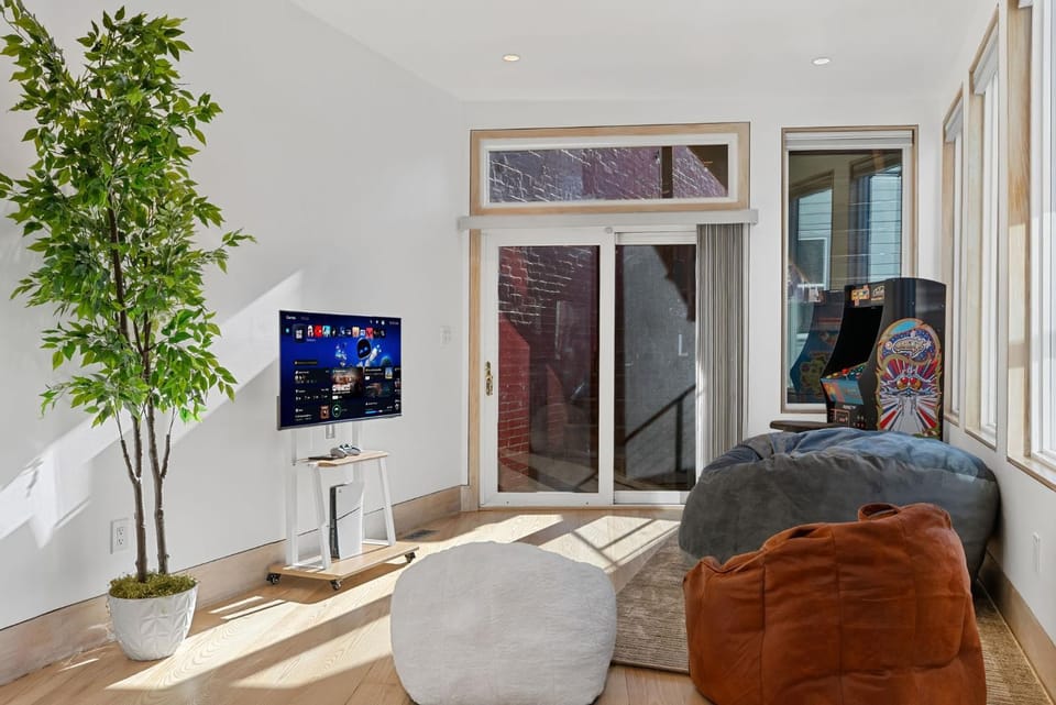Communal lounge/ TV room, Game Room, Seating area