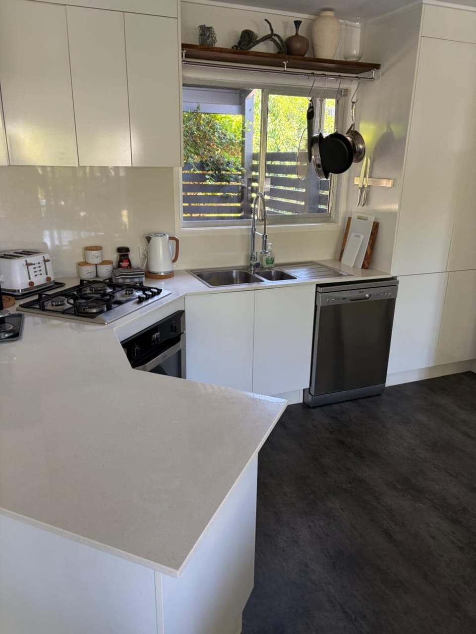 Beachside Paradise Yaroomba - Pet Friendly Apartment in Coolum Beach