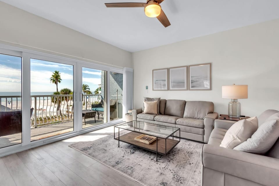 San Remo 206 House in Redington Shores