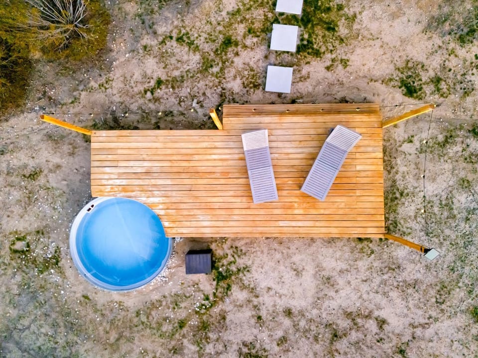 Day, Swimming pool