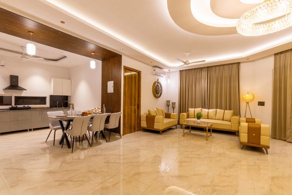 ELIVAAS Vedaaz Farms Pet-friendly 4-BHK Villa With Private Outdoor Pool and Garden area Villa in Noida