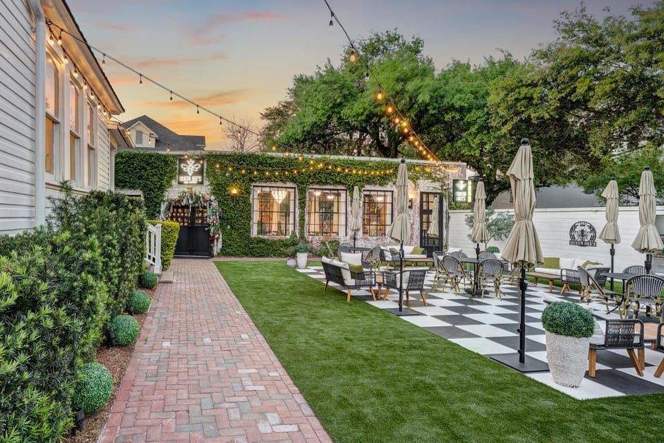 Patio, Restaurant/places to eat, Garden view, Area and facilities