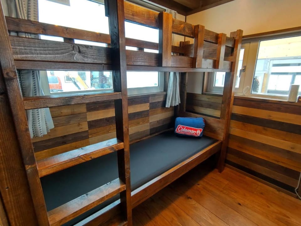 Bed, Bedroom, bunk bed