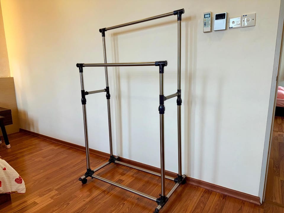 Bedroom, wardrobe, air conditioner
