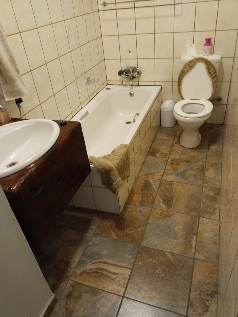 Toilet, Bathroom, Bath, towels