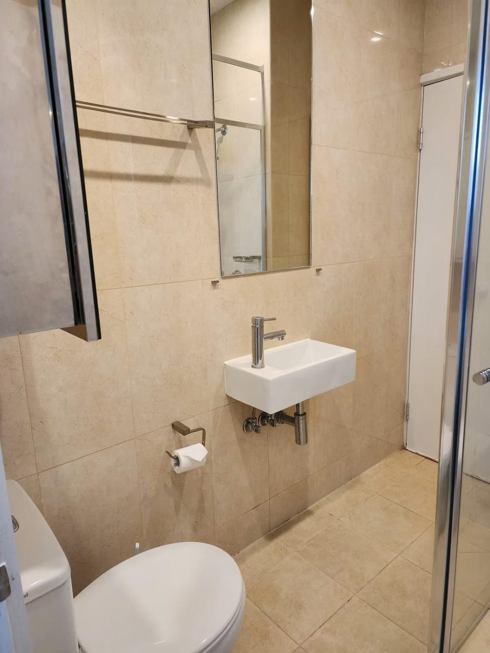 Mano APT on collins close to Crown Casino Apartment in Melbourne