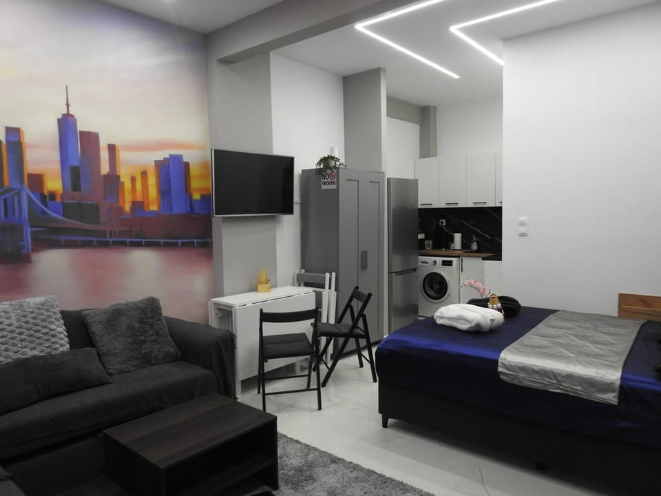 Bed, Living room, Photo of the whole room, Dining area, Bedroom, towels