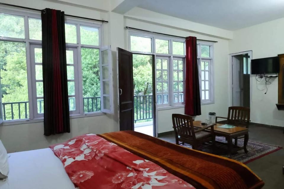Paradise Guest house dalhousie Panchpulla Bed and Breakfast in Himachal Pradesh