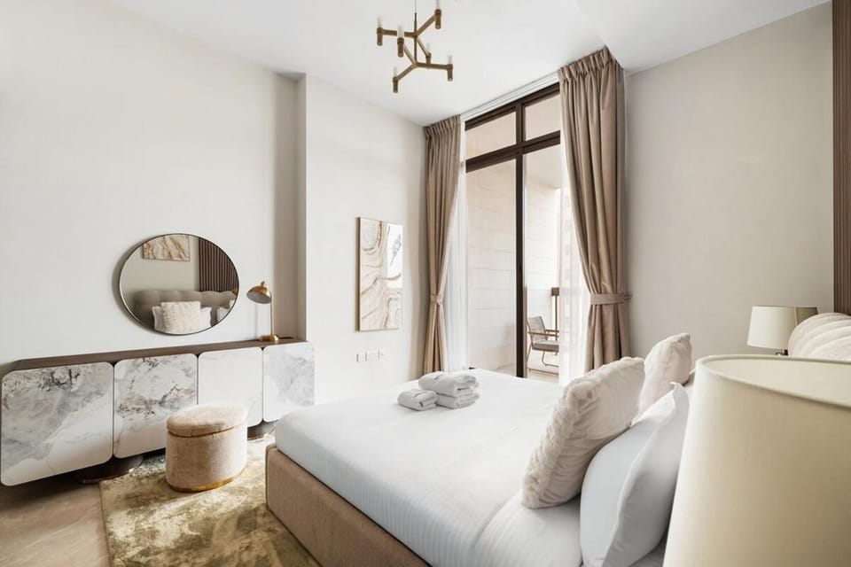 Brand New 1BR Near Metro at Avenue Residence Apartment in Dubai