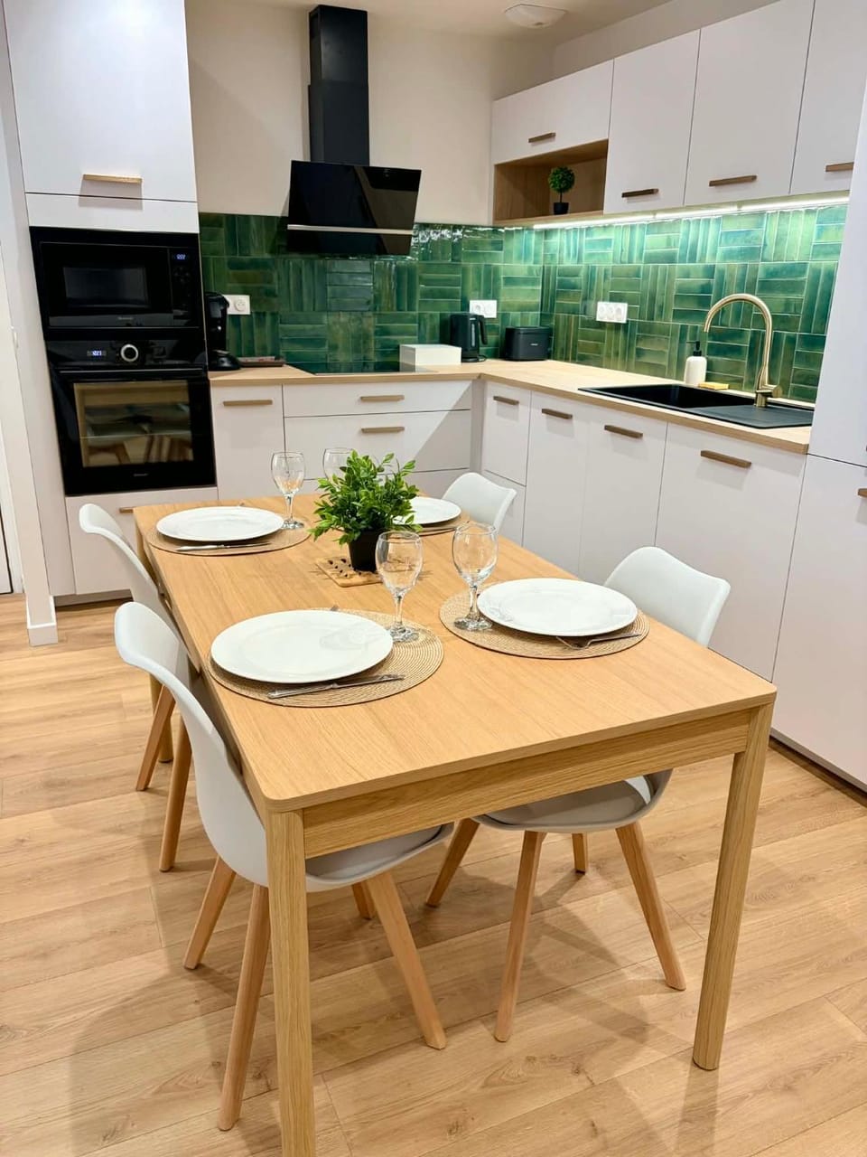 Le salon des voyageurs - Appartement au coeur du Centre Historique de Dole avec Terrasse Apartment in Dole