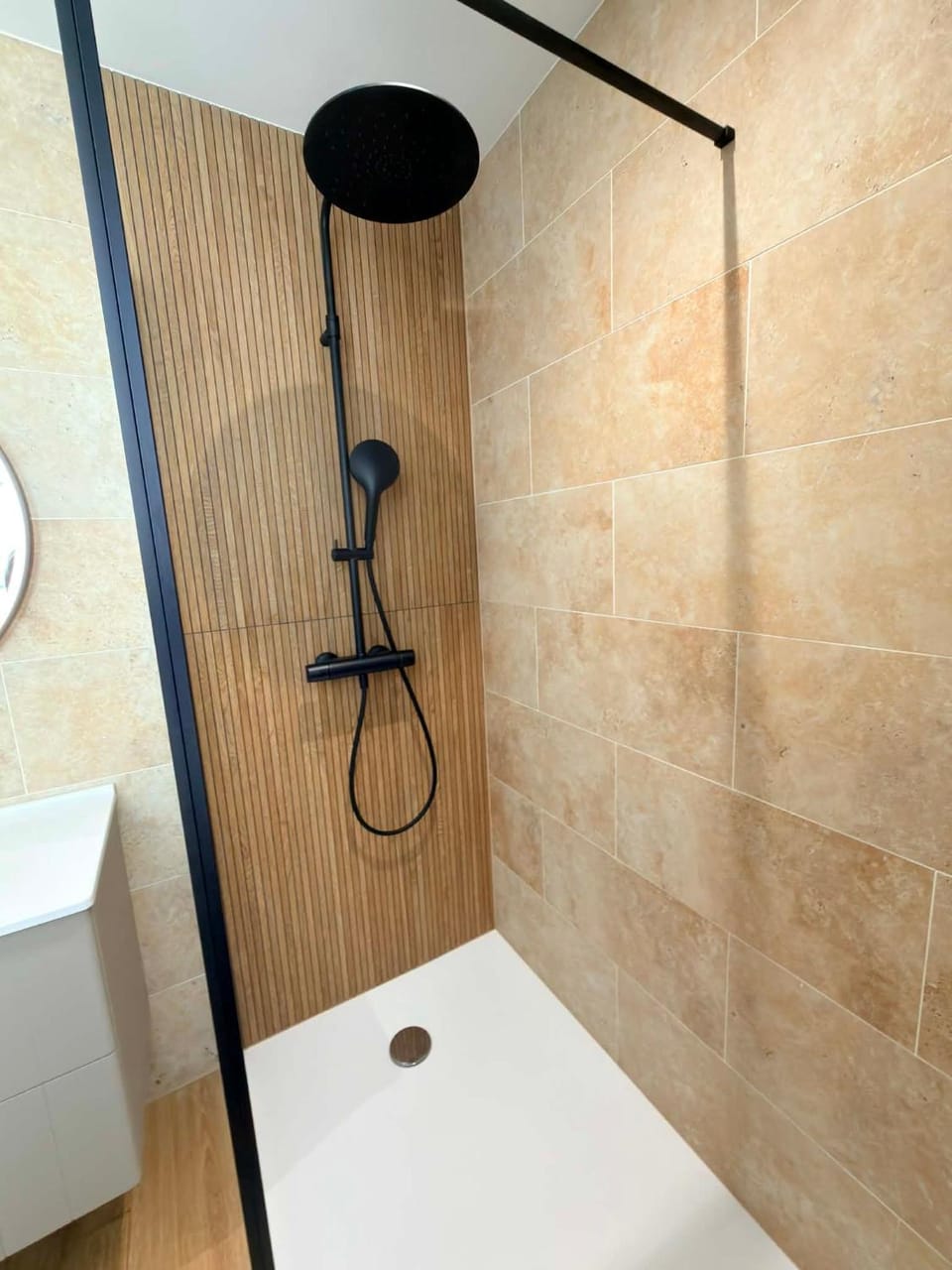 Le salon des voyageurs - Appartement au coeur du Centre Historique de Dole avec Terrasse Apartment in Dole