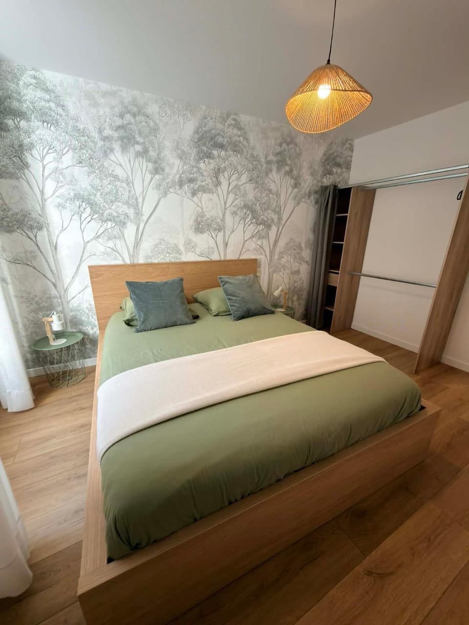 Le salon des voyageurs - Appartement au coeur du Centre Historique de Dole avec Terrasse Apartment in Dole