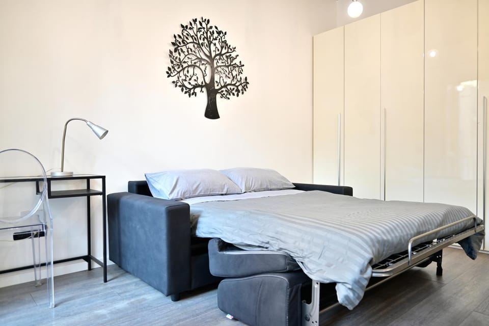 Bed, Living room, Seating area