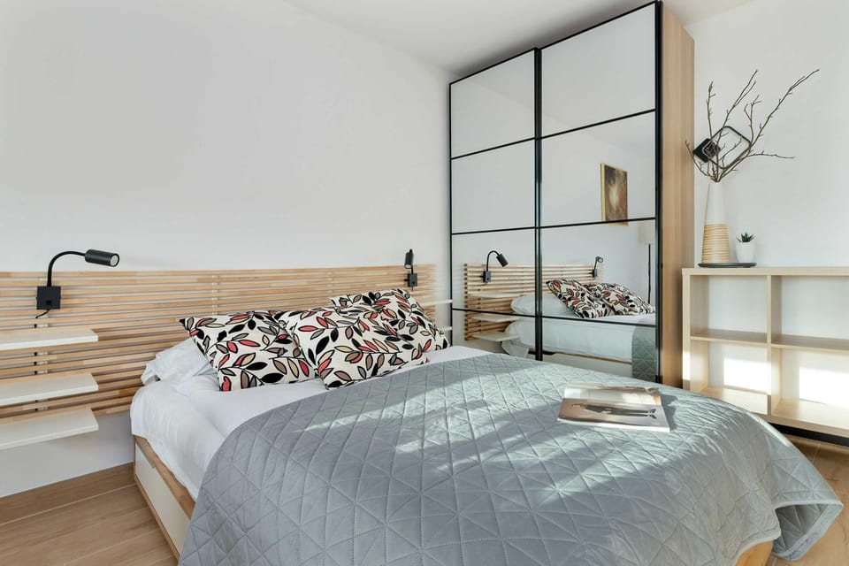 Bed, wardrobe