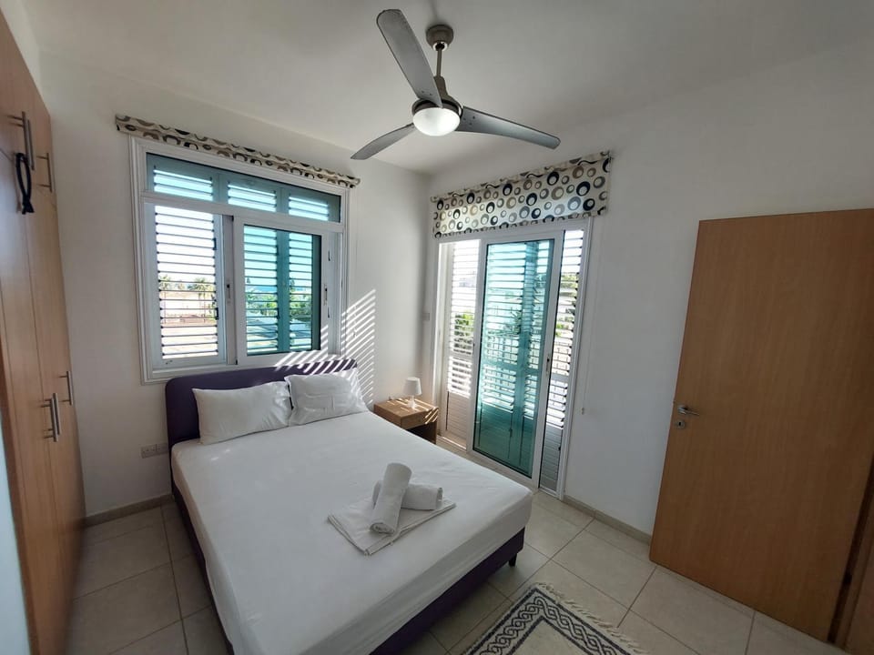 Beautiful 4 bdr villa mins away from Fig tree bay! Villa in Protaras